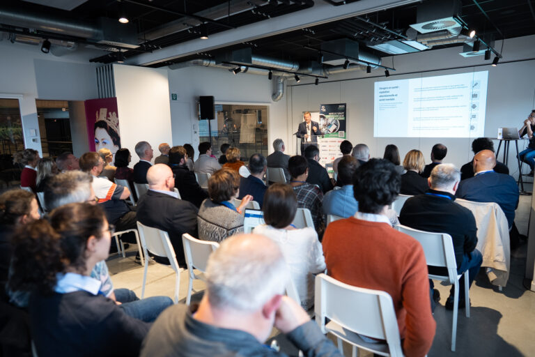 Participants en atelier lors d'un symposium WeLink.Care sur la santé numérique